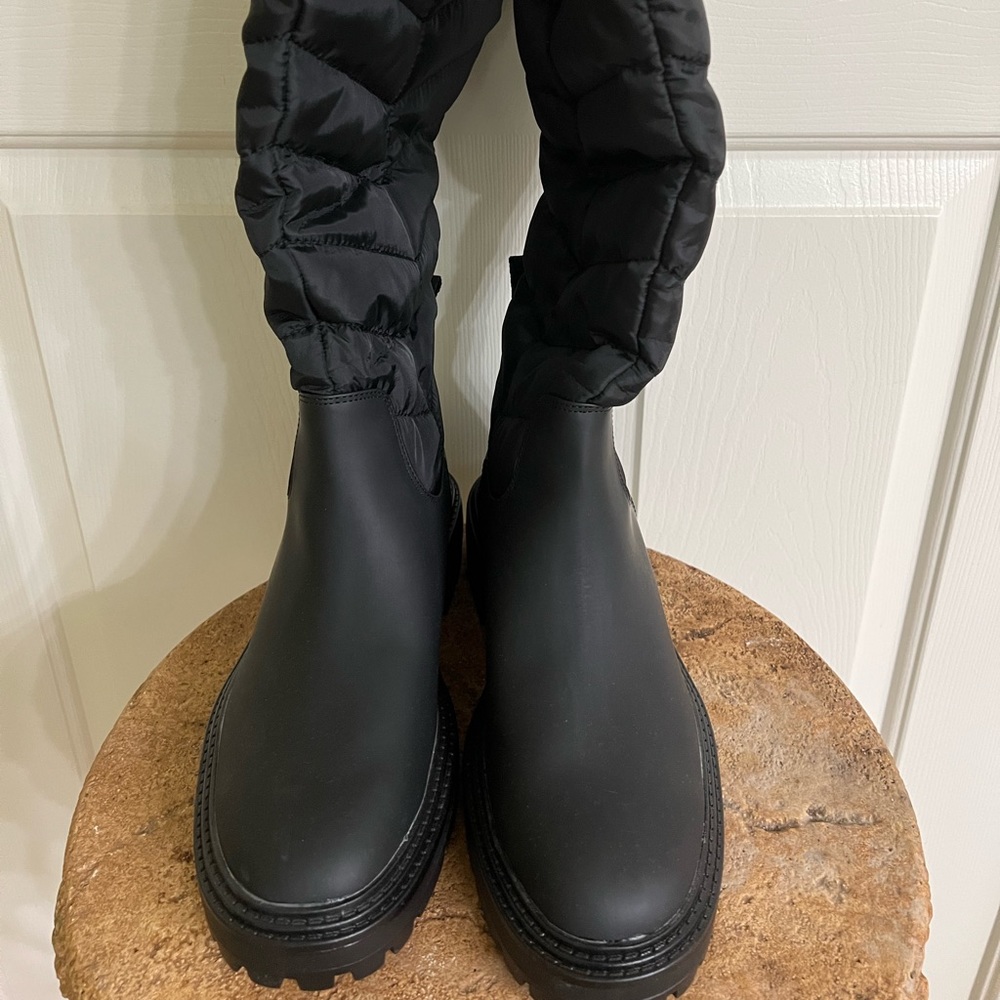 Women Quilted Boots - Picture 2 of 4